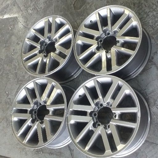 Toyota hilux/fortuna rims Toyota hilux/fortuna rims
