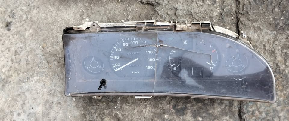 Toyota Corolla/ tazz speedometer 3 in stock 88-91 - Private Seller Toyota Corolla/ tazz speedometer 3 in stock 88-91 - Private Seller