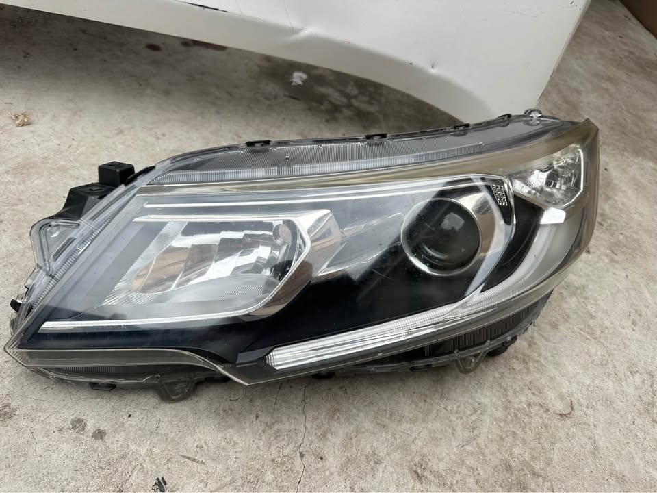 Honda BR-V Left side headlight with LED 2017 to 2022. - Private Seller Honda BR-V Left side headlight with LED 2017 to 2022. - Private Seller