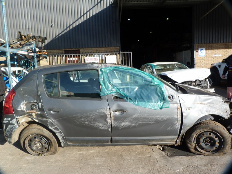 Renault Sandero 1.6 Expression Manual Black - 2009 STRIPPING FOR SPARES - Private Seller