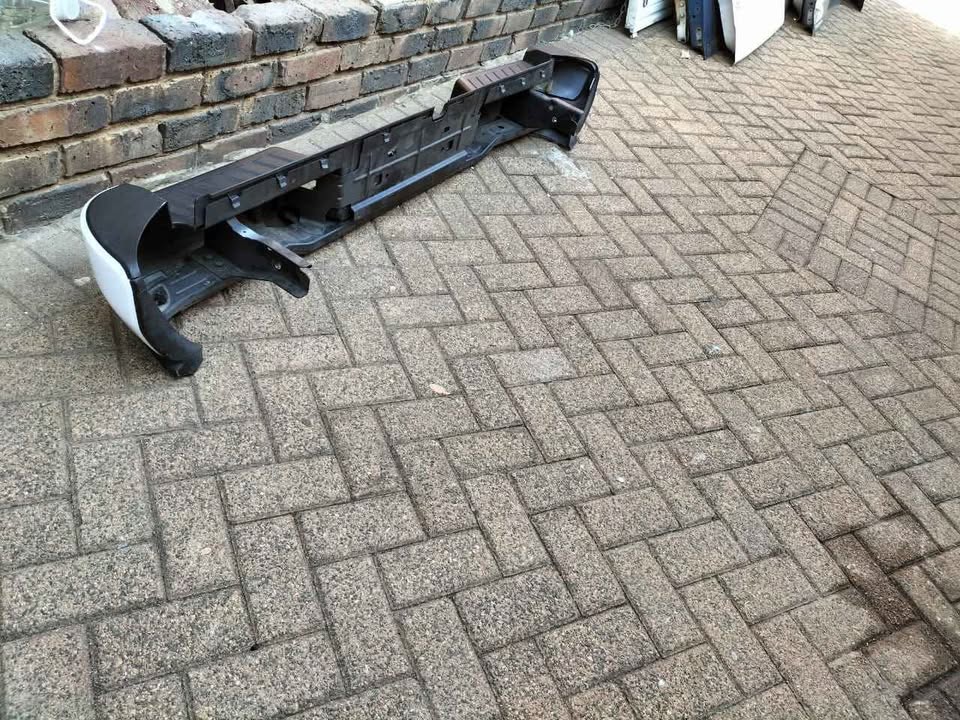 Nissan Navara Rear / Back bumper - Private Seller