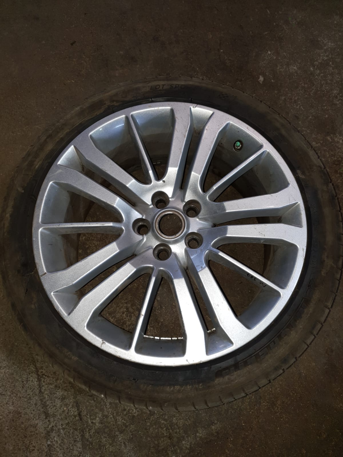 Land Rover & Jaguar Assorted Rims For Sale