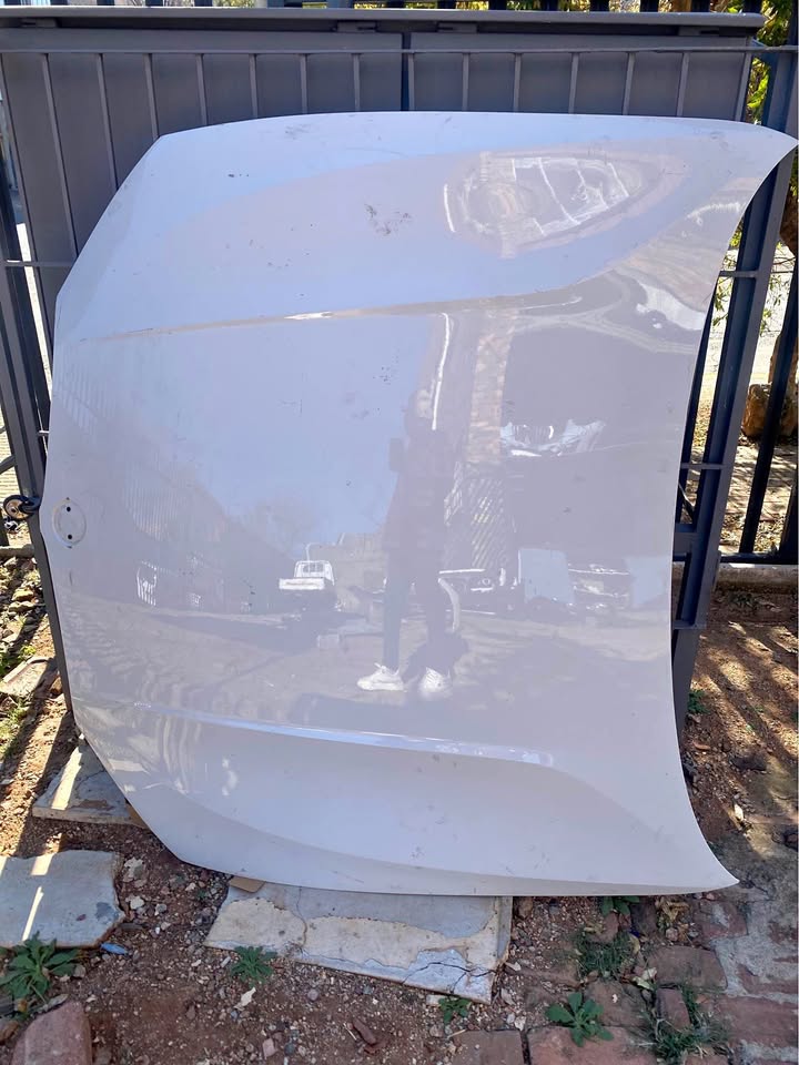 BMW G20 bonnet