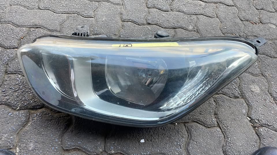 Hyundai i20 headlight - Private Seller Hyundai i20 headlight - Private Seller
