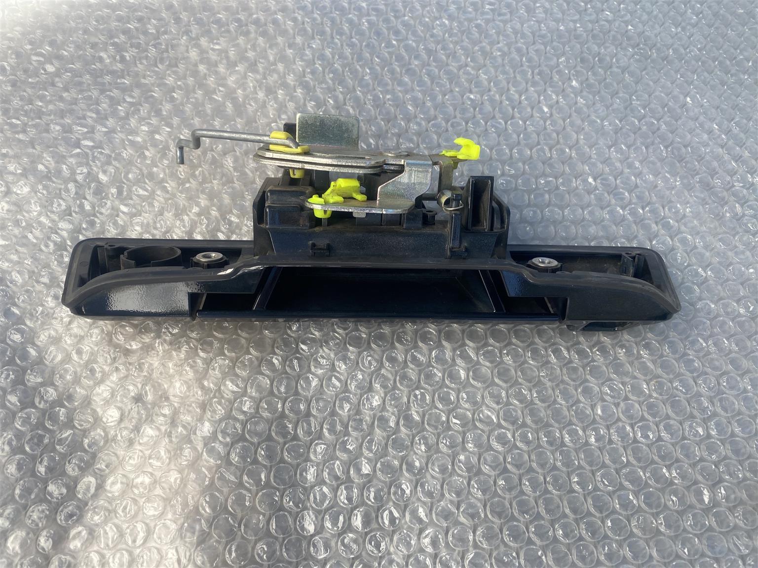 2024 ISUZU D-MAX DOUBLE CAB TAILGATE HANDLE FOR SALE. IN PRISTINE CONDITION - Private Seller 2024 ISUZU D-MAX DOUBLE CAB TAILGATE HANDLE FOR SALE. IN PRISTINE CONDITION - Private Seller