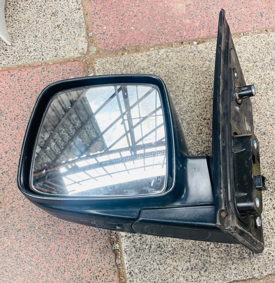Hyundai H1 side mirror - Private Seller Hyundai H1 side mirror - Private Seller