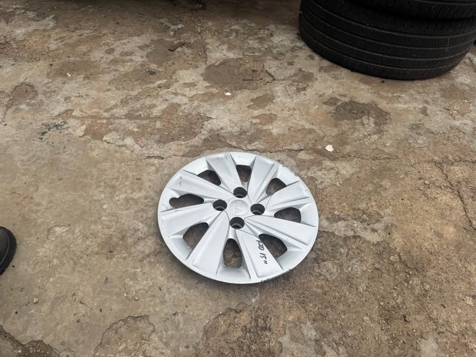 Kia Rio 15” Wheel Cap - Private Seller Kia Rio 15” Wheel Cap - Private Seller
