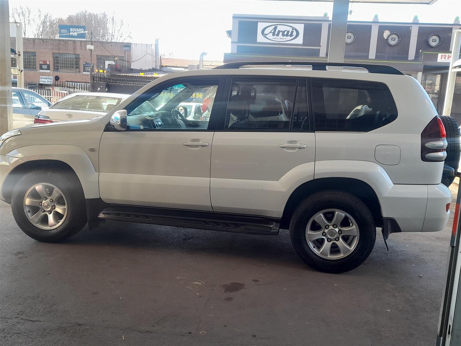 Pre-owned 2006 Toyota Land-Cruiser Prado V6 4.0