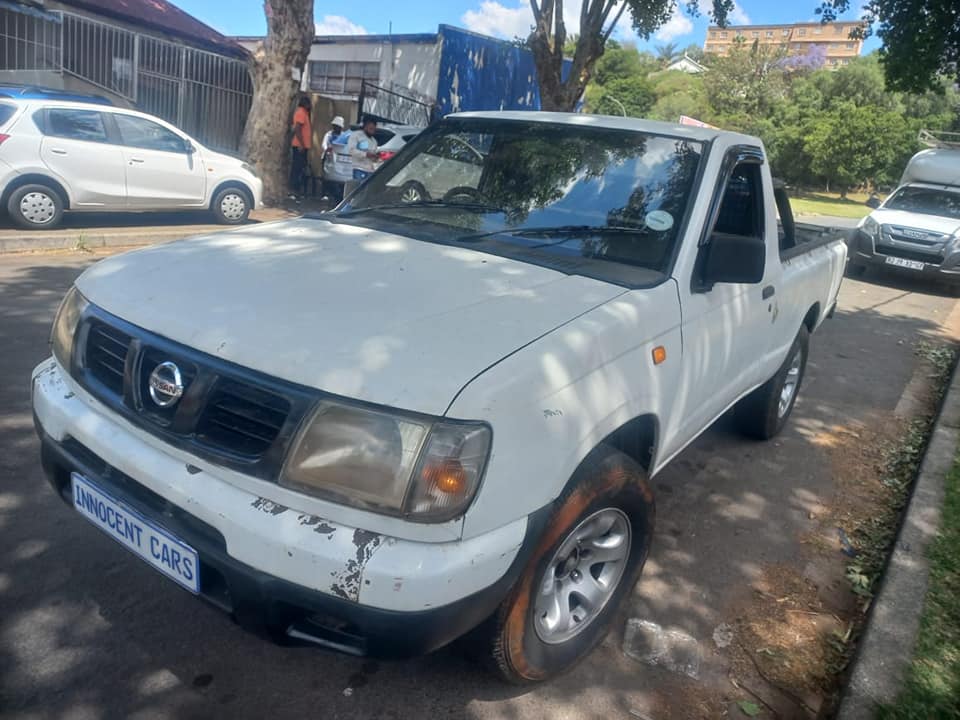 2005 NISSAN HARDBODY 2.2 PETROL, MANUAL, WHITE COLOR, MILEAGE 199747KMS.