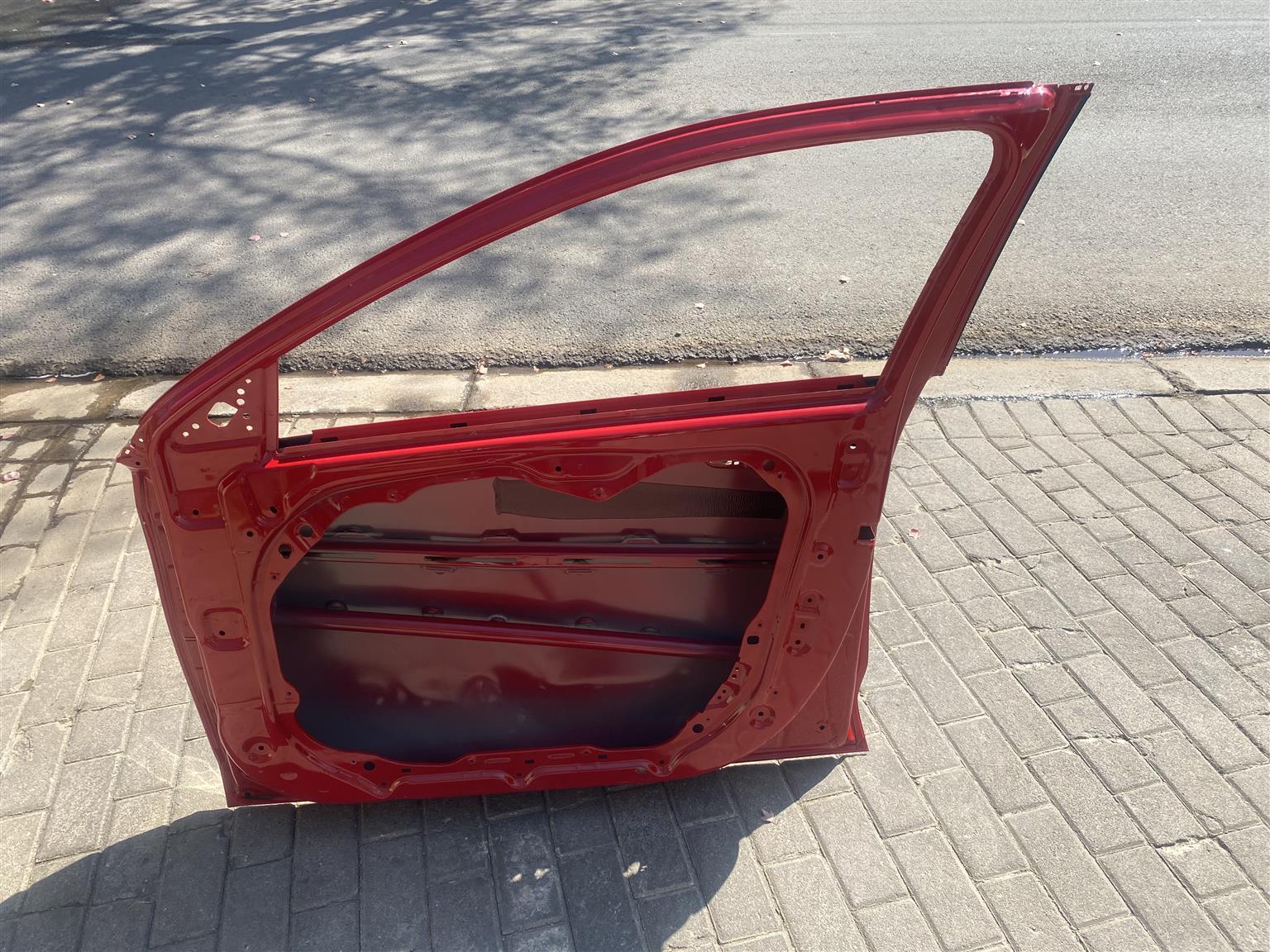 2023 HYUNDAI I30 RIGHT FRONT DOOR SHELL FOR SALE. IN EXCELLENT CONDITION - Private Seller