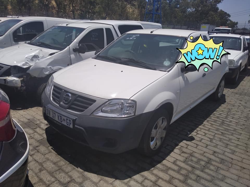 2015 Nissan np200 bakkie accident , engine starts 83000km - Private Seller 2015 Nissan np200 bakkie accident , engine starts 83000km - Private Seller