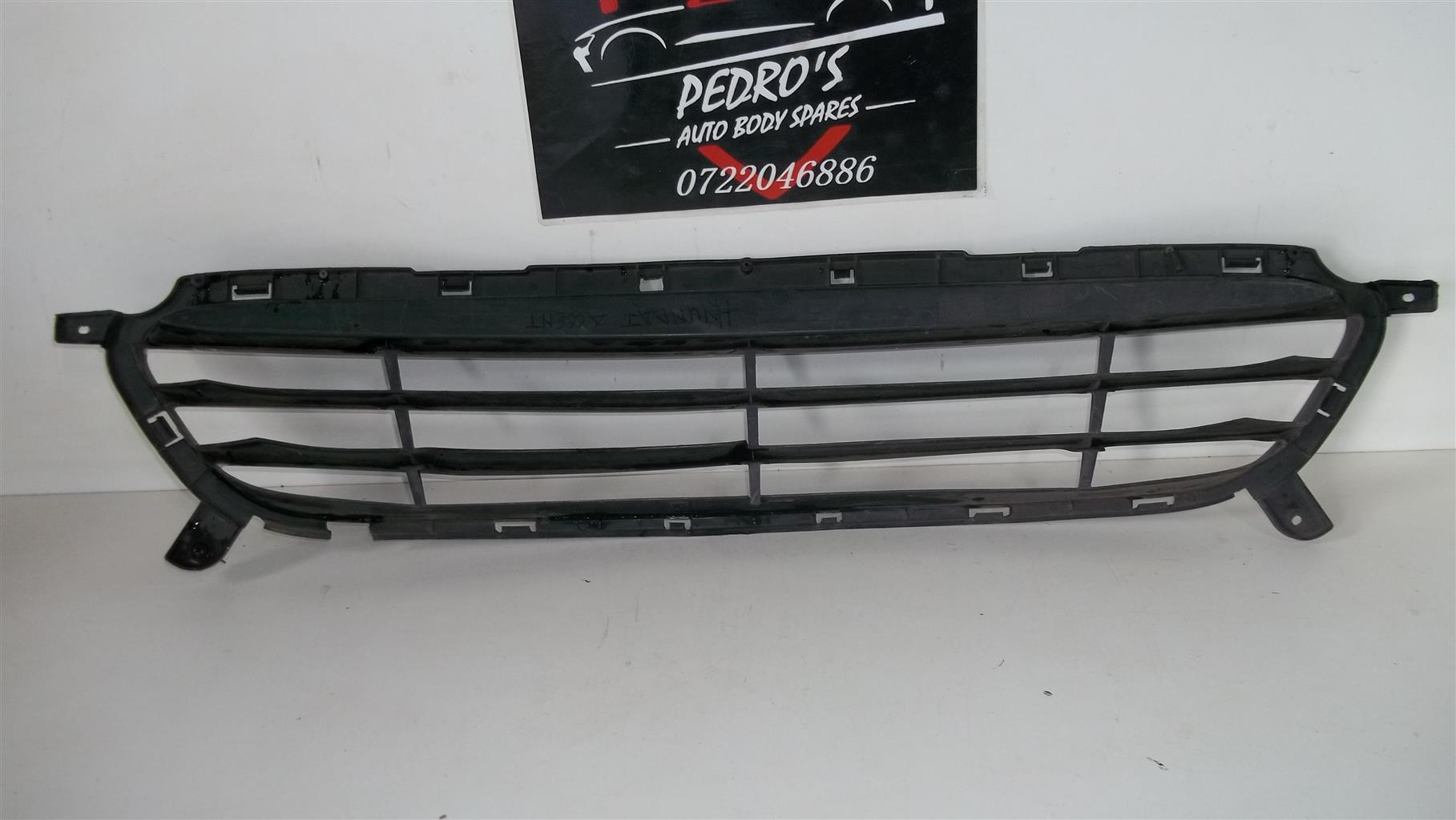Hyundai Accent grille - Private Seller
