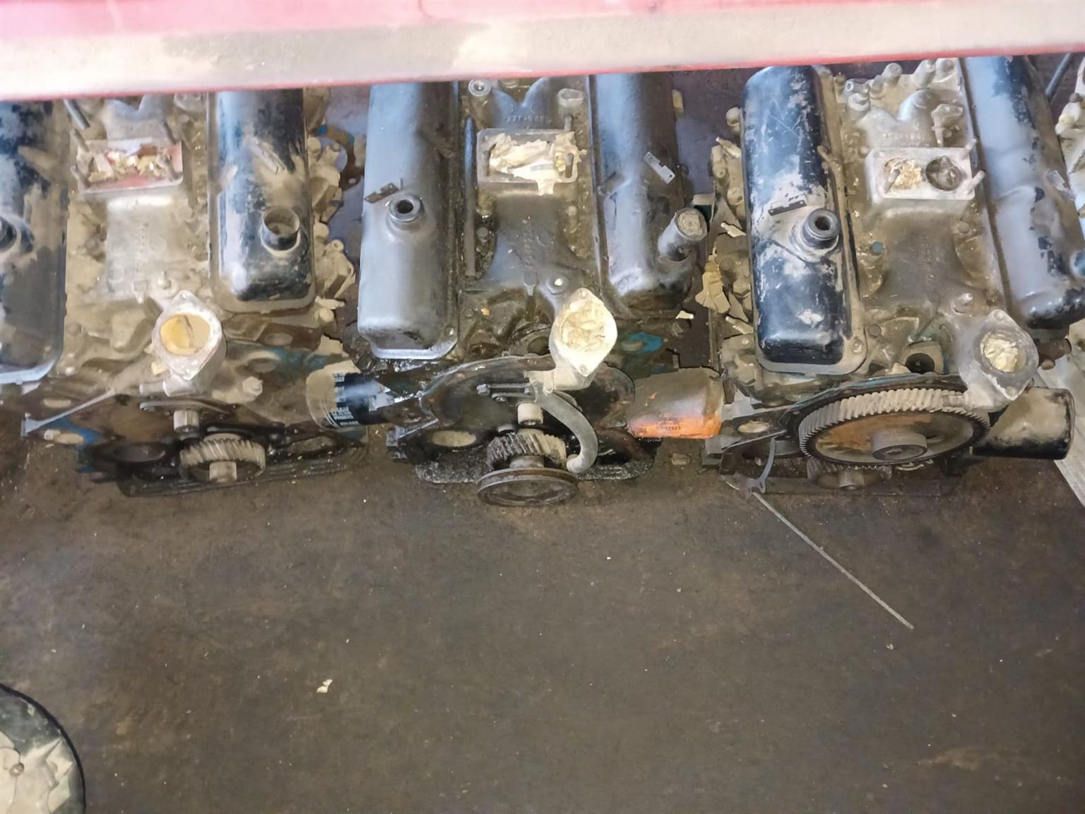 FORD V6 ENGINES 3 NO CARBS NO DISTRIBUTORS FOR SALE - Private Seller