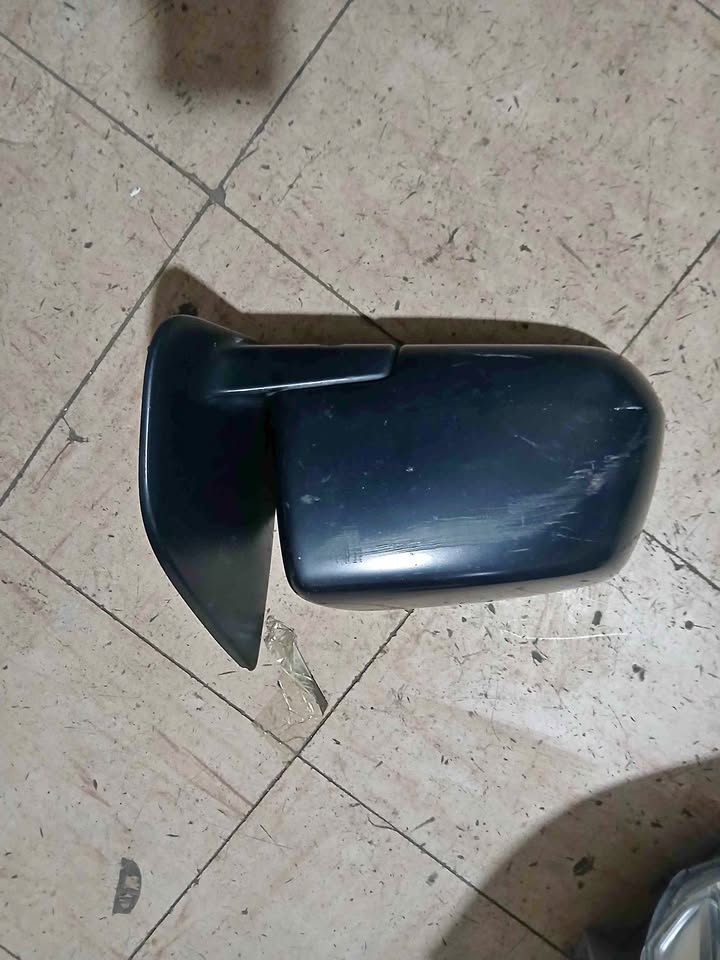 Isuzu Bakker side mirror - Private Seller Isuzu Bakker side mirror - Private Seller