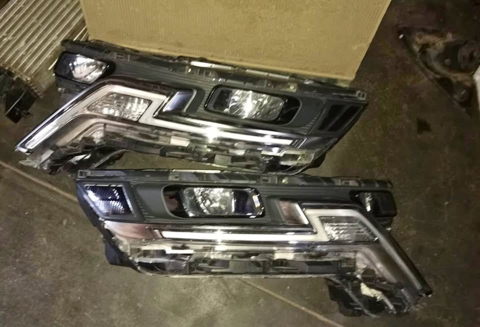 KIA Carnival headlights 2021/24 - Private Seller KIA Carnival headlights 2021/24 - Private Seller