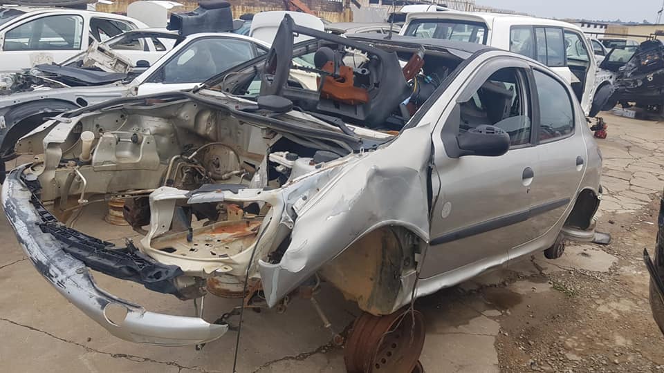 Peugeot 206 stripping for spares - Private Seller