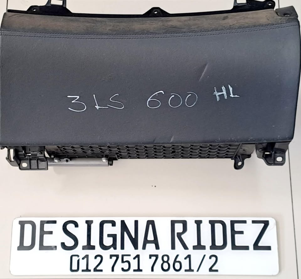 LEXUS LS460 3LS GLOVE BOX AVAILABLE - Private Seller LEXUS LS460 3LS GLOVE BOX AVAILABLE - Private Seller