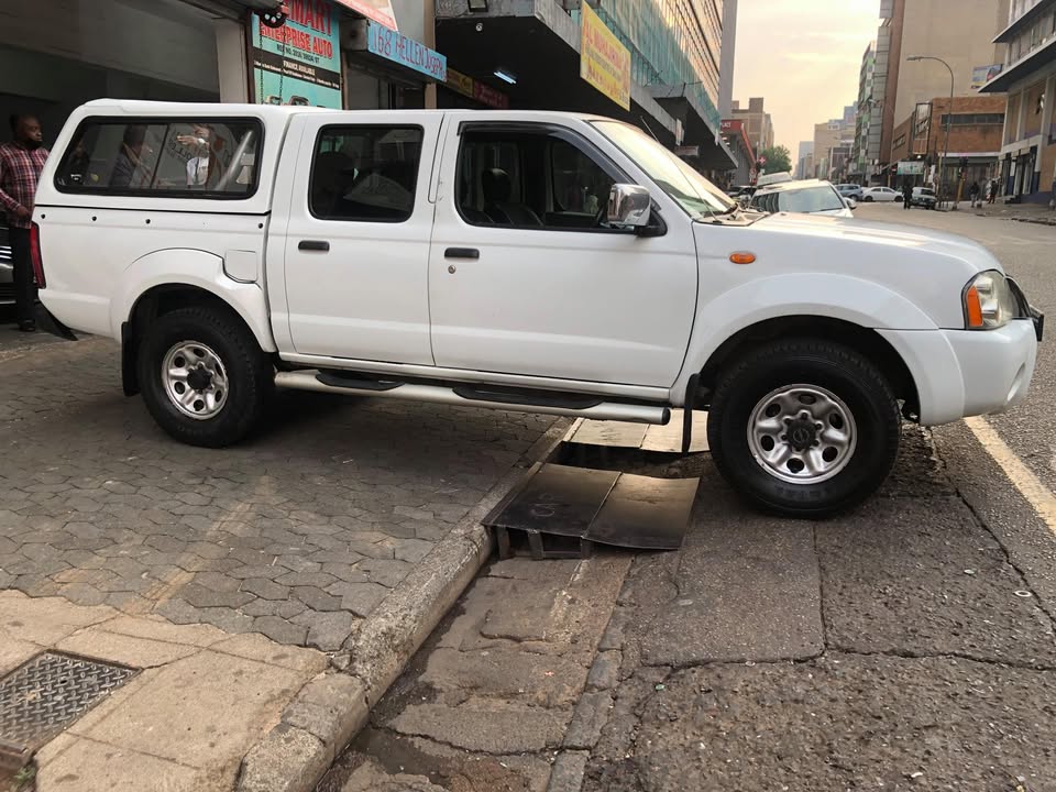 2012 Nissan np300 2.0 hardbody