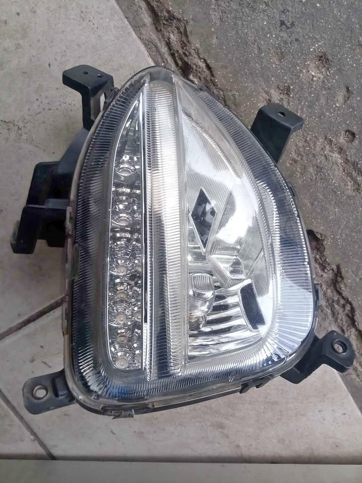 Hyundai creta foglight - Private Seller Hyundai creta foglight - Private Seller