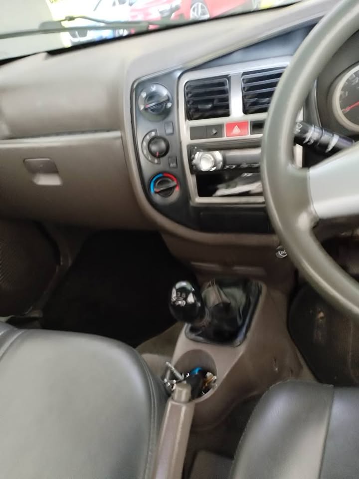 2015 HYUNDAI H100 2.6 CRDI MANUAL