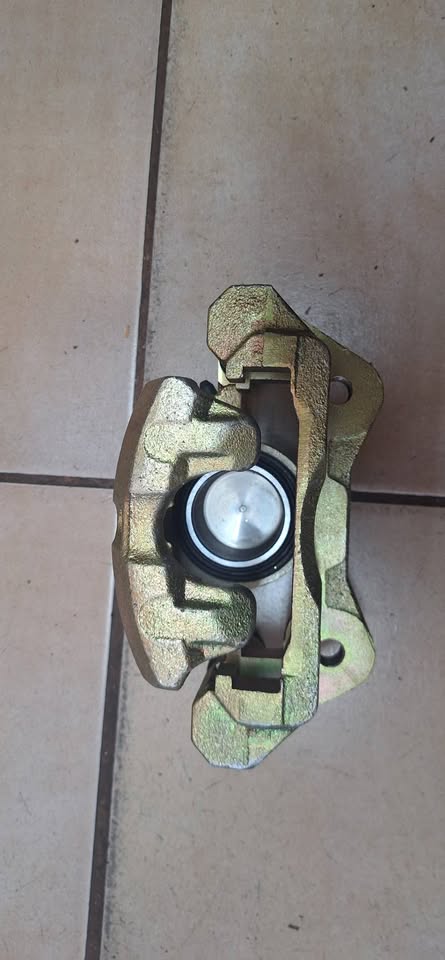 Isuzu KB 250 brake calliper available - Private Seller Isuzu KB 250 brake calliper available - Private Seller