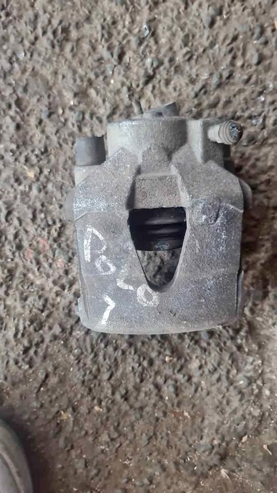 Polo 7 brake caliper Polo 7 brake caliper