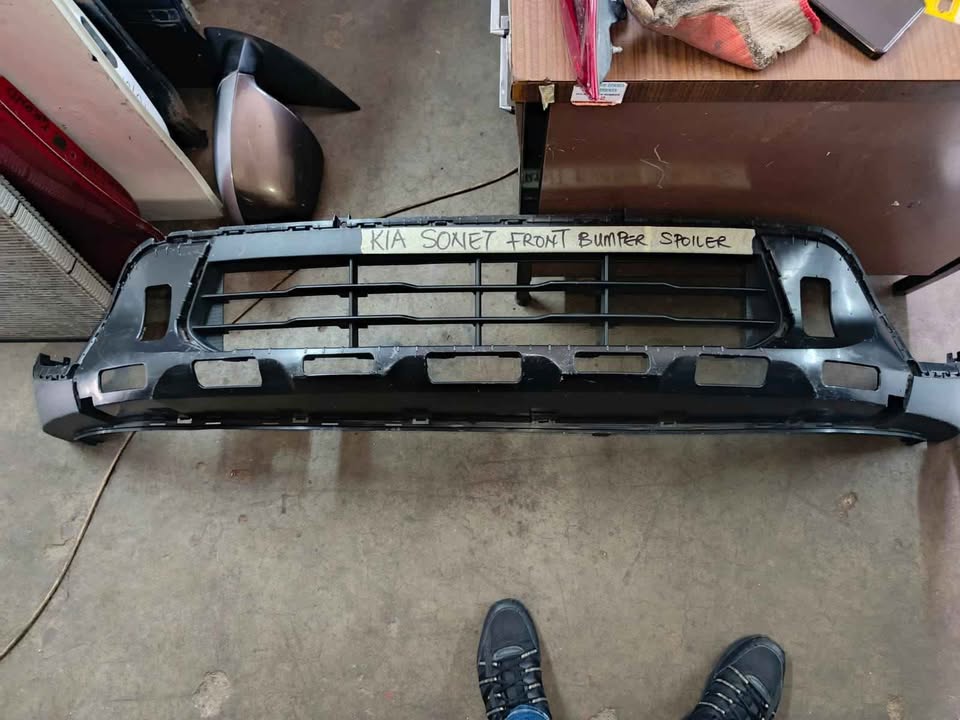 KIA SONNET FRONT BUMPER SPOILER - Private Seller KIA SONNET FRONT BUMPER SPOILER - Private Seller