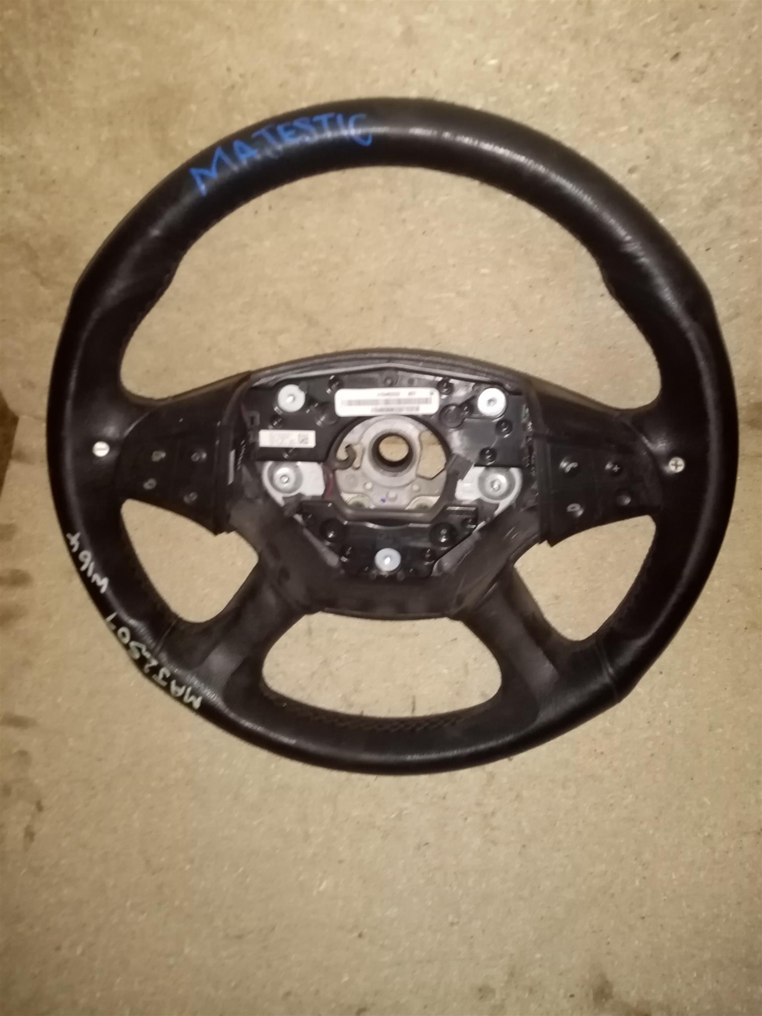 2007 Mercedes Benz ML63 AMG W164 steering wheel for sale 2007 Mercedes Benz ML63 AMG W164 steering wheel for sale