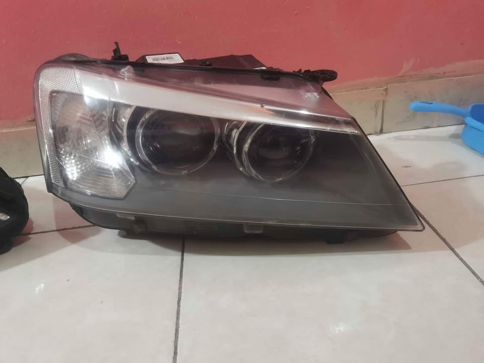 BMW X3 F25 right headlight - Private Seller