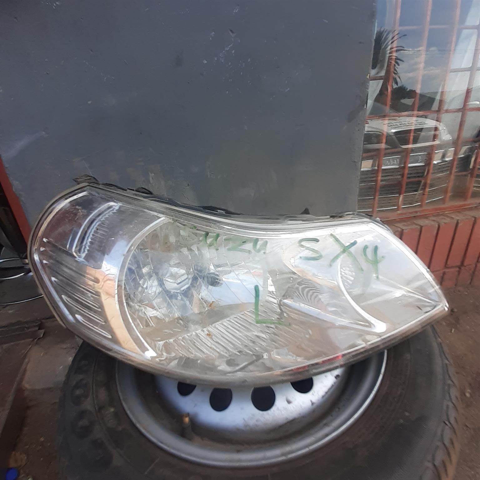 ISUZU SX4 LEFT HEADLIGHT FOR SALE DELIVERY AVAILABLE COUNTRY WIDE - Private Seller