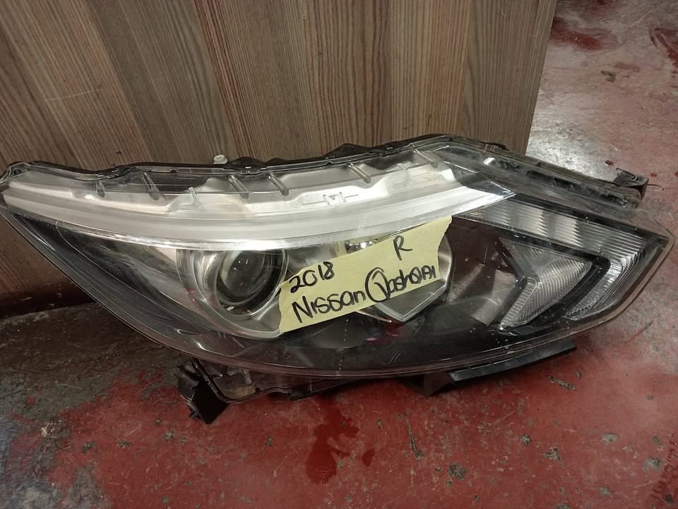 NISSAN QASHQAI HEADLIGHT - Private Seller NISSAN QASHQAI HEADLIGHT - Private Seller