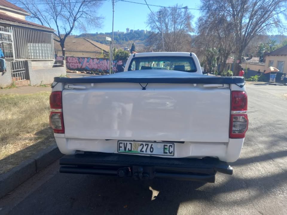 2012 Toyota Hilux single cab 2.5 Diesel, Manual, White, Leather seat,