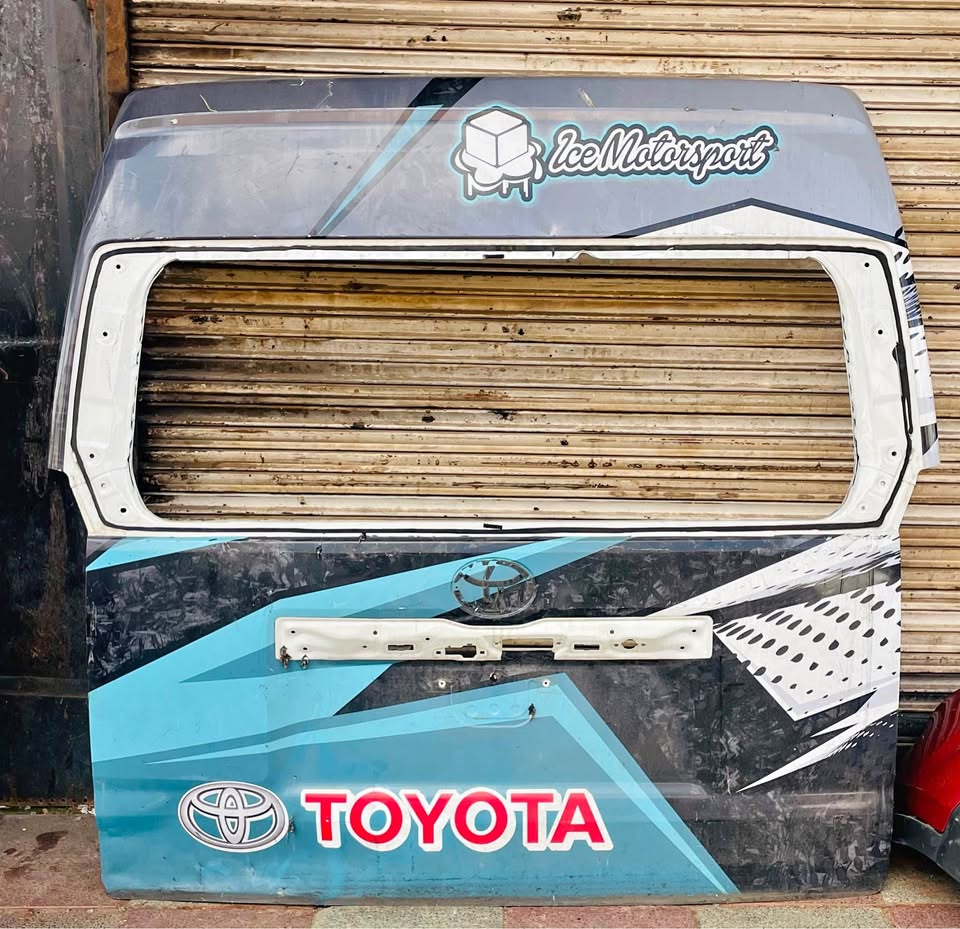 Toyota Quantum tailgate - Private Seller Toyota Quantum tailgate - Private Seller
