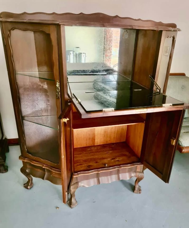 Drinks/ display cabinet
