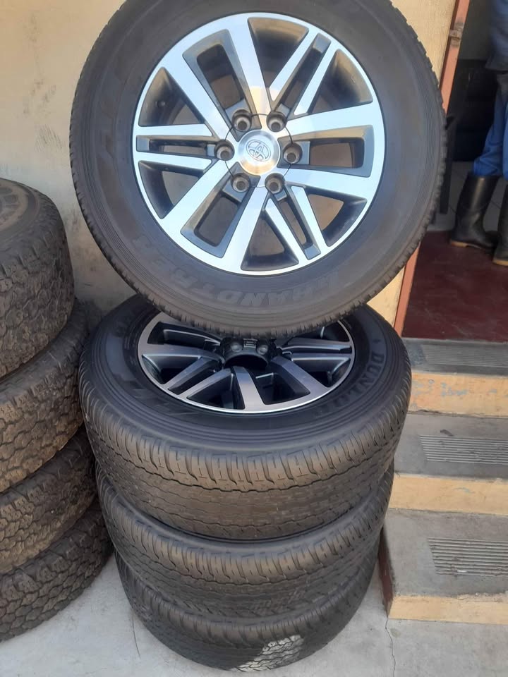 18inch Toyota mags and tyres - Private Seller 18inch Toyota mags and tyres - Private Seller