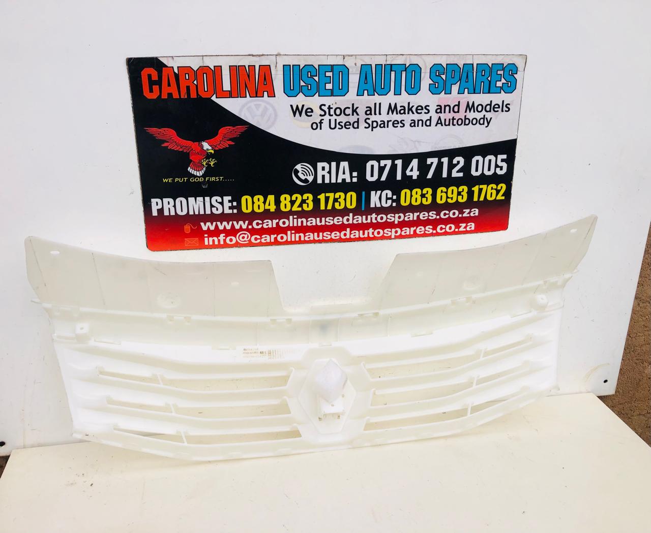 Renault Sandero Mk2 Stepway radiator grill (no badge) - Private Seller Renault Sandero Mk2 Stepway radiator grill (no badge) - Private Seller