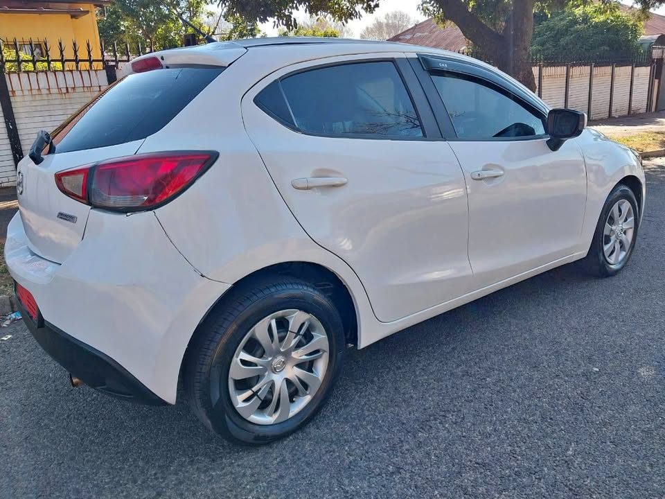 2017 MAZDA 2 SKYACTIVE 1.5 MANUAL TRANSMISSION IN EXCELLENT CONDITION