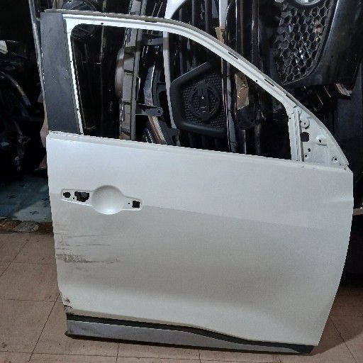 Nissan magnite door - Private Seller