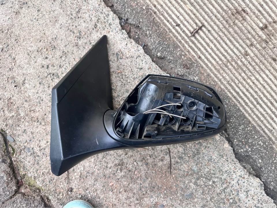 Hyundai i10 grand left and right mirrors - Private Seller Hyundai i10 grand left and right mirrors - Private Seller