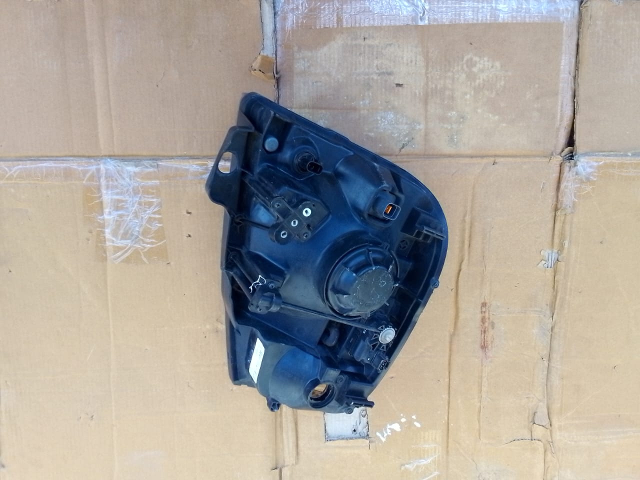 (2012-2018) KIA BAKKIE K2700 LHS HEADLIGHT FOR SALE - Private Seller