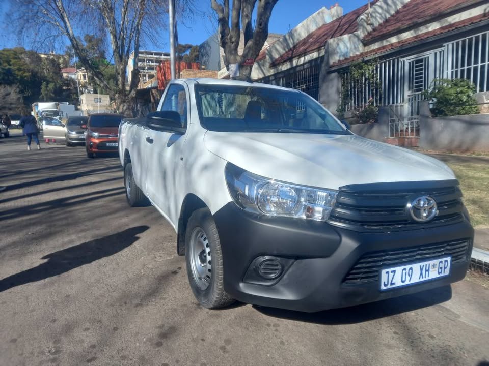 2021 Toyota Hilux Single Cab 2.0 VVTi Petrol, Manual, White, Leather seat