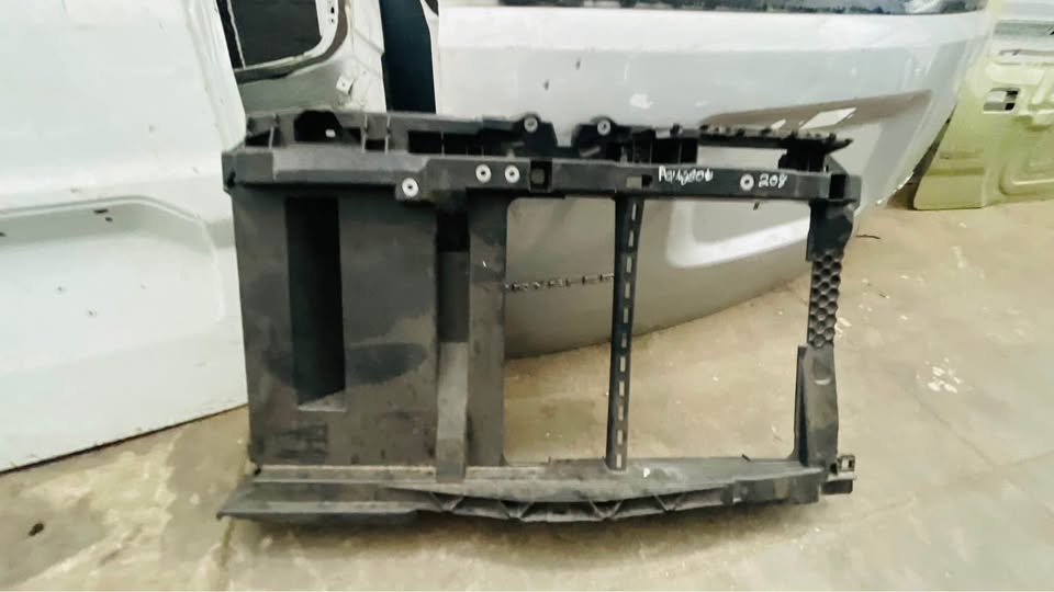 Peugeot 208 cradle - Private Seller Peugeot 208 cradle - Private Seller
