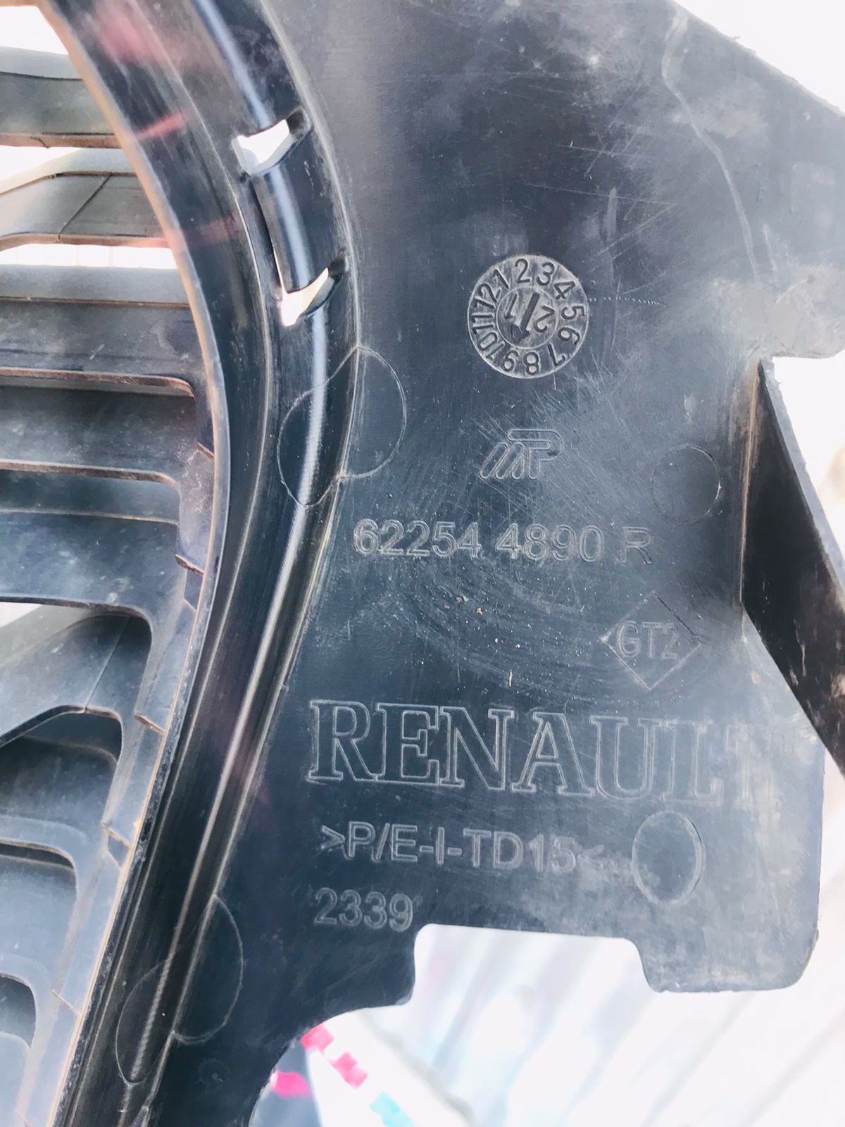 Renault Duster lower bumper grill - Private Seller Renault Duster lower bumper grill - Private Seller