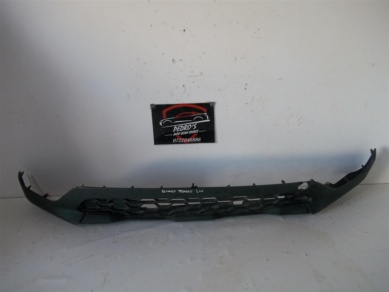 Renault Triber lower front grille - Private Seller Renault Triber lower front grille - Private Seller