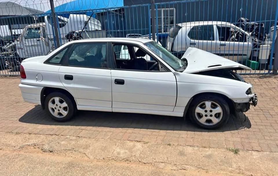 OPEL ASTRA 1.6 C16SE SEDAN STRIPPING FOR SPARE PARTS - Private Seller OPEL ASTRA 1.6 C16SE SEDAN STRIPPING FOR SPARE PARTS - Private Seller
