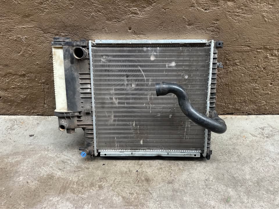 RADIATOR ENGINE COOLING AC263862 FOR BMW 5 series E34 Z1 /Roadster Z3 / E36 M40B18 1.8L - Private Seller RADIATOR ENGINE COOLING AC263862 FOR BMW 5 series E34 Z1 /Roadster Z3 / E36 M40B18 1.8L - Private Seller