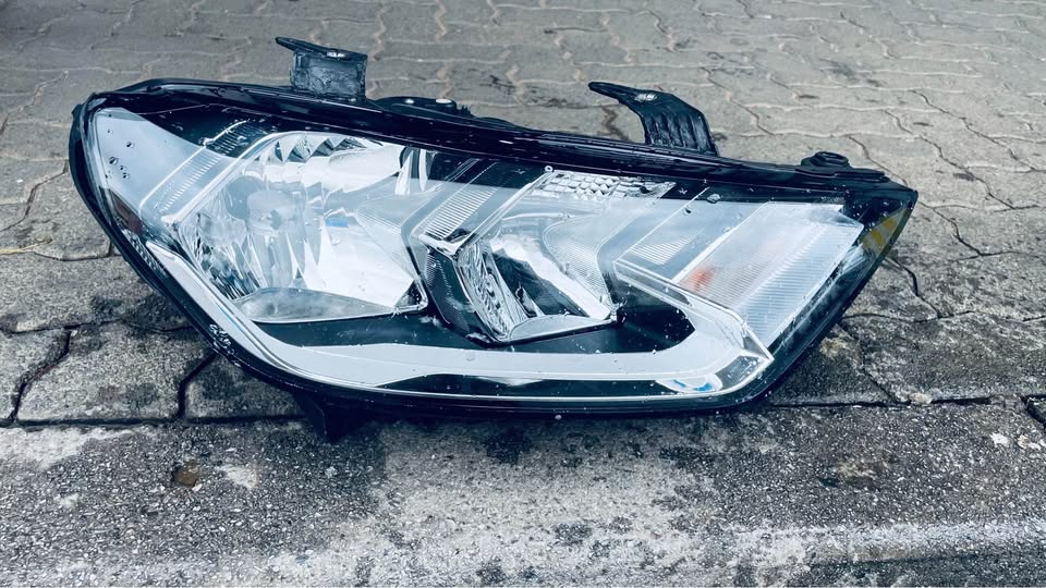 Audi A1 headlight - Private Seller Audi A1 headlight - Private Seller