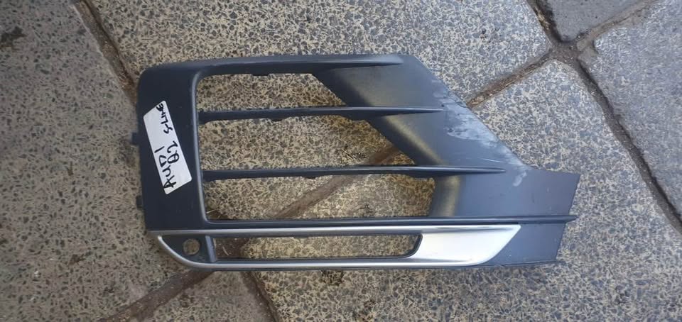 Audi Q3 S-Line fog light cover - Private Seller Audi Q3 S-Line fog light cover - Private Seller