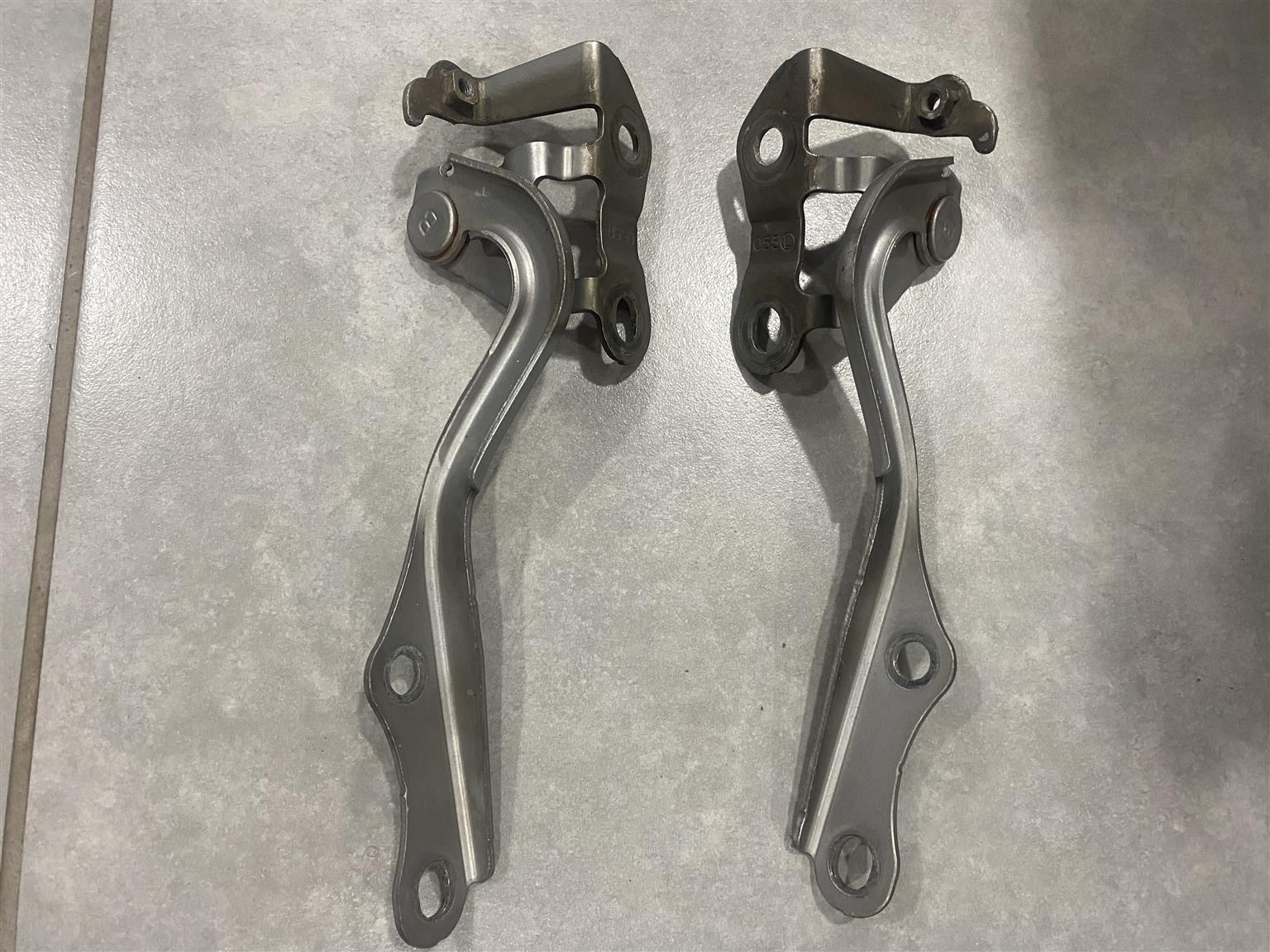 2009 TOYOTA YARIS BONNET HINGES FOR SALE. - Private Seller 2009 TOYOTA YARIS BONNET HINGES FOR SALE. - Private Seller