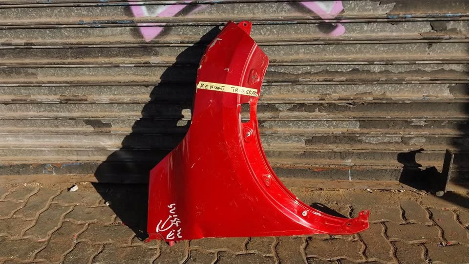 Renault Triber fender - Private Seller Renault Triber fender - Private Seller